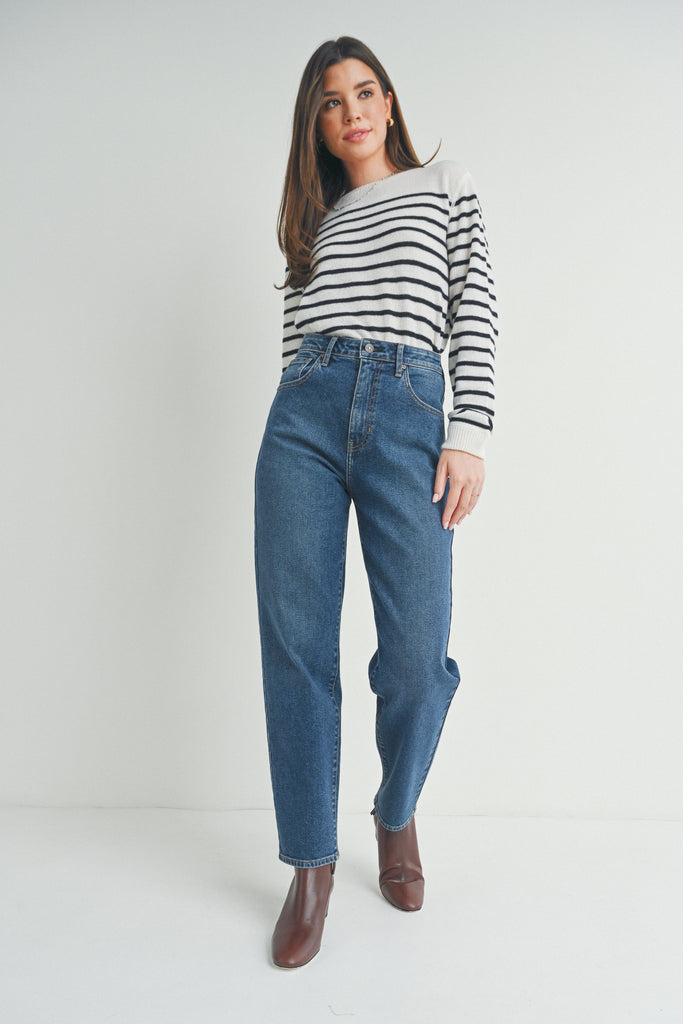 Cool Girl Style Medium Wash Straight Leg High-Waisted Jeans